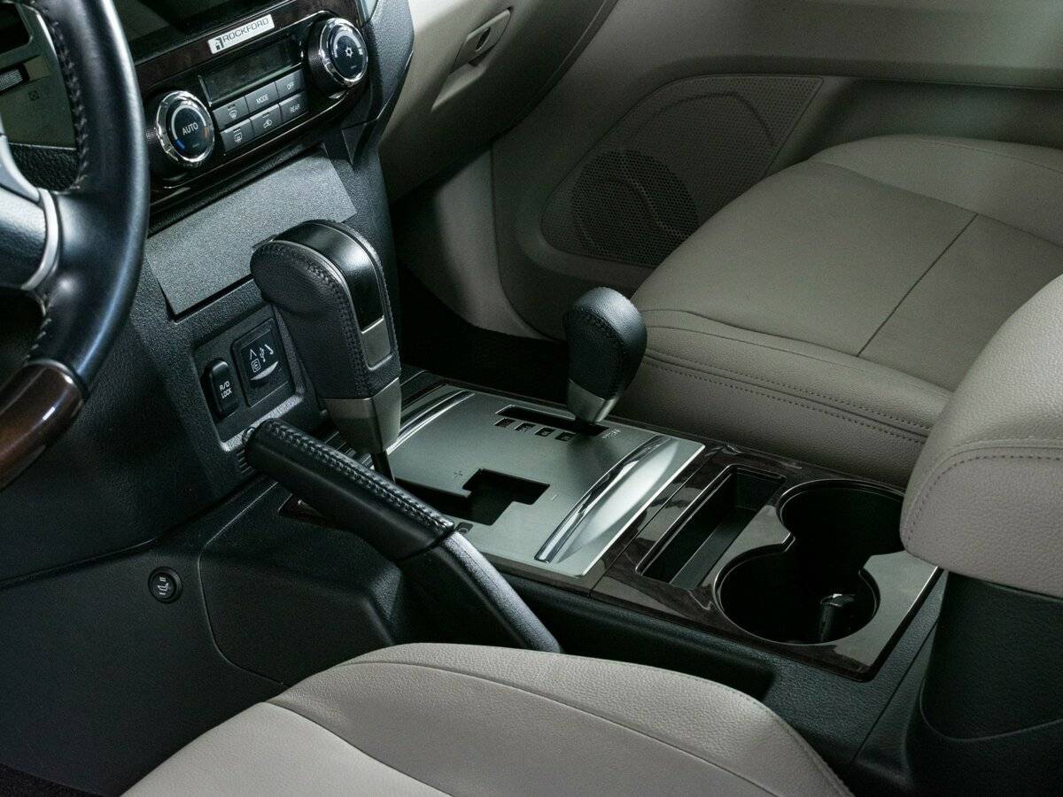 Mitsubishi Pajero с пробегом — 2019 год. Фото: #15