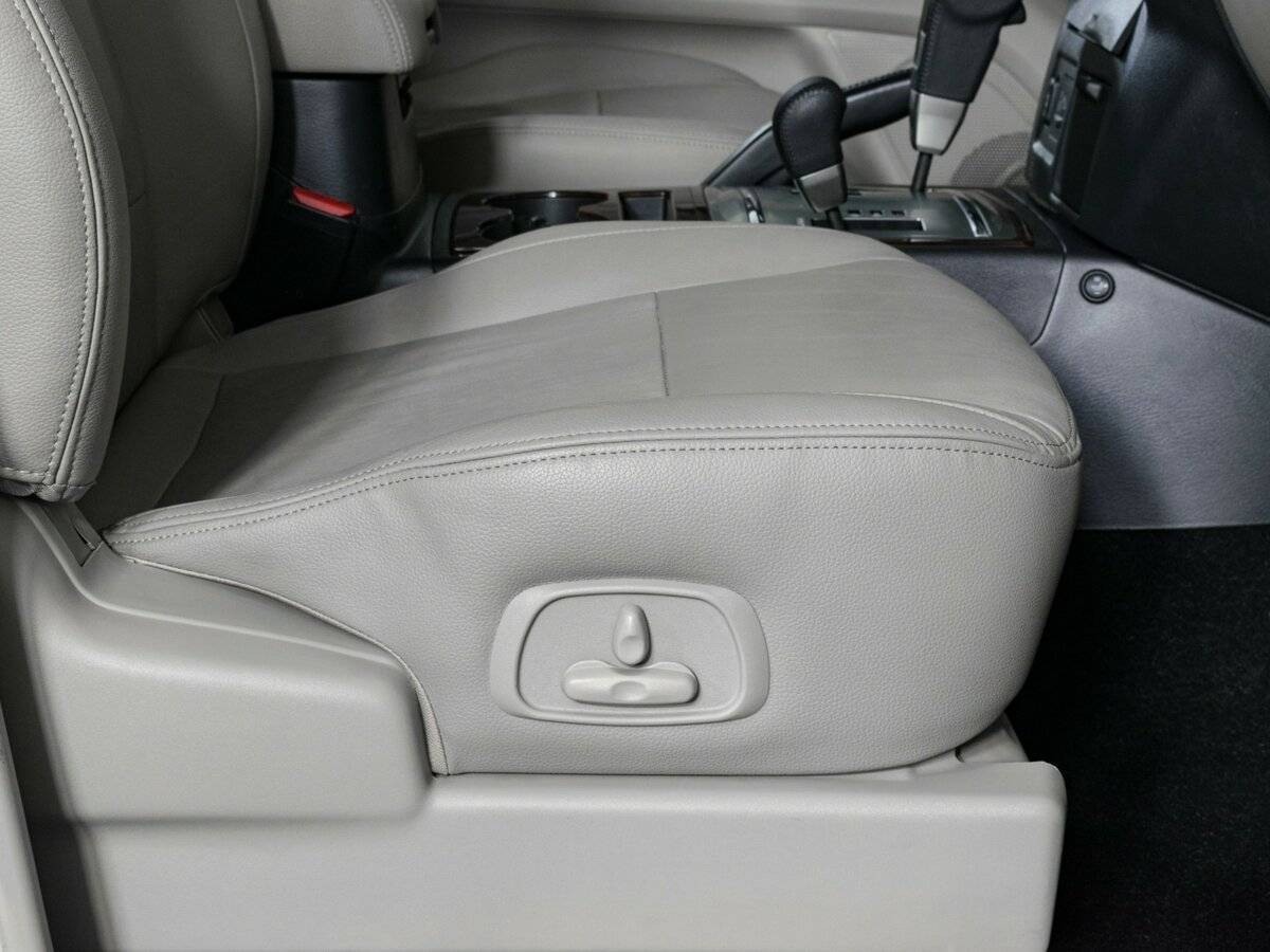 Mitsubishi Pajero с пробегом — 2019 год. Фото: #16