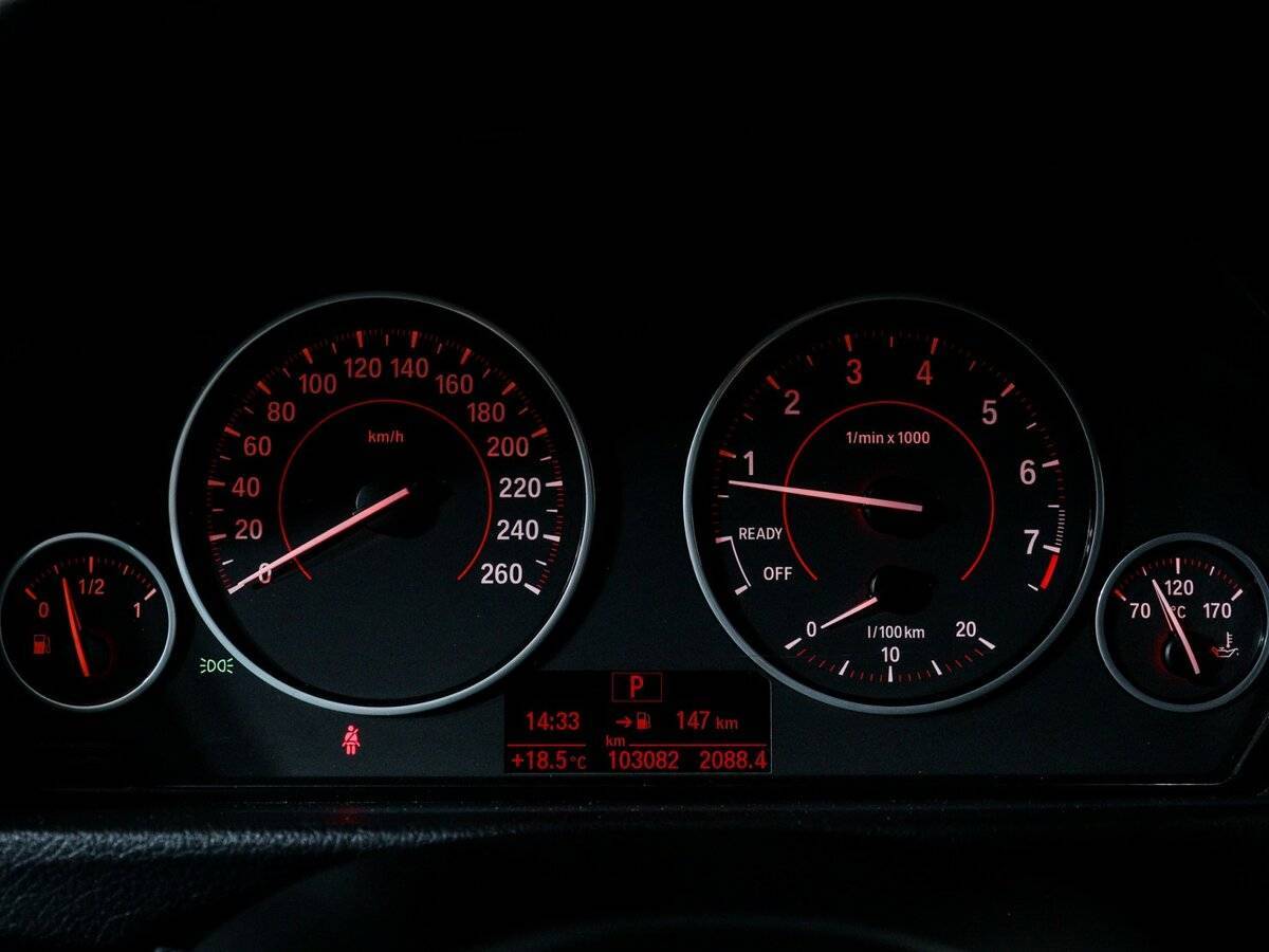 BMW 3 серии с пробегом — 2016 год. Фото: #8