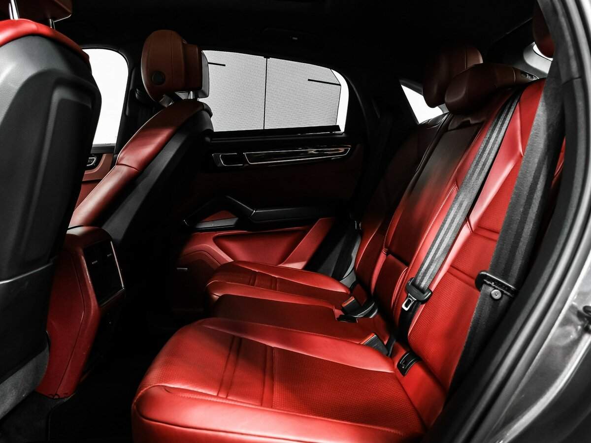 Porsche Cayenne с пробегом — 2019 год. Фото: #12