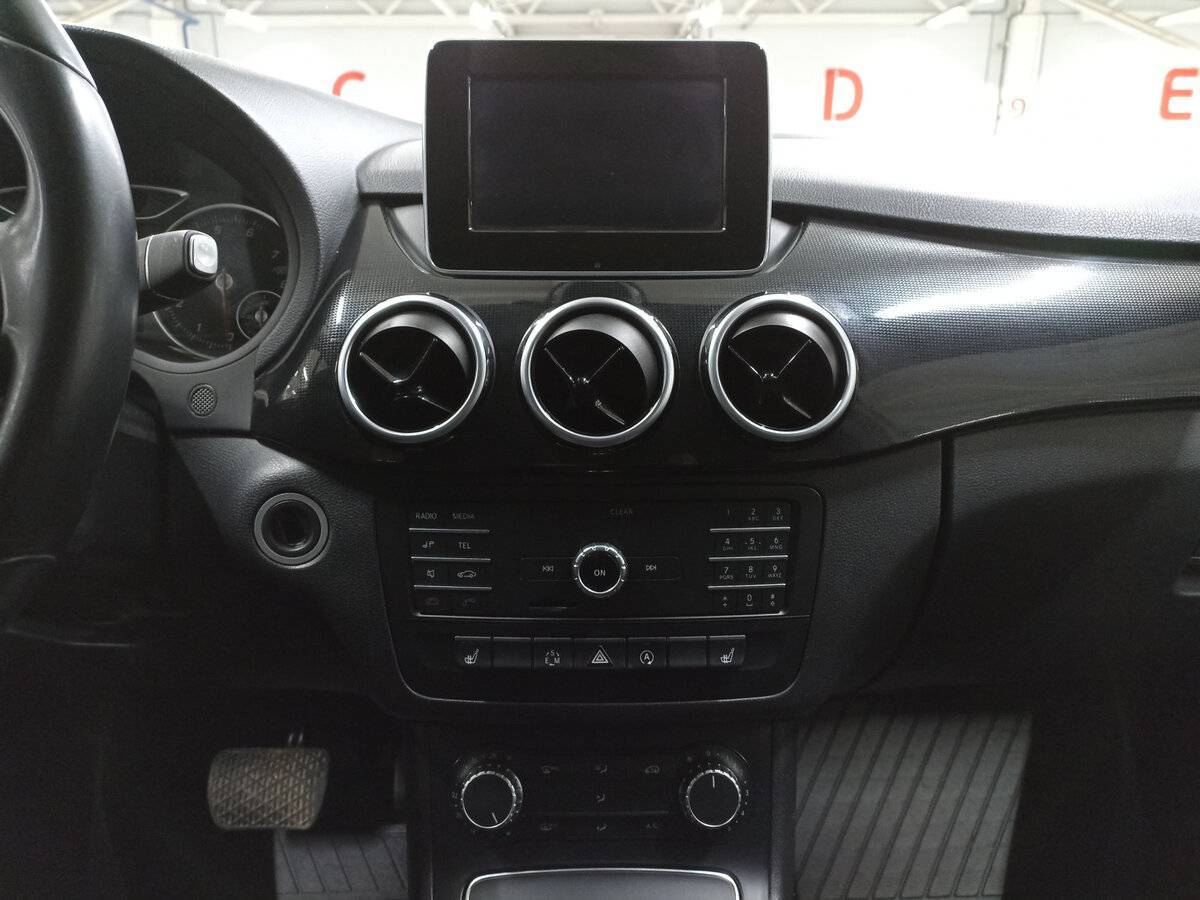 Mercedes-Benz B-Класс с пробегом — 2015 год. Фото: #14