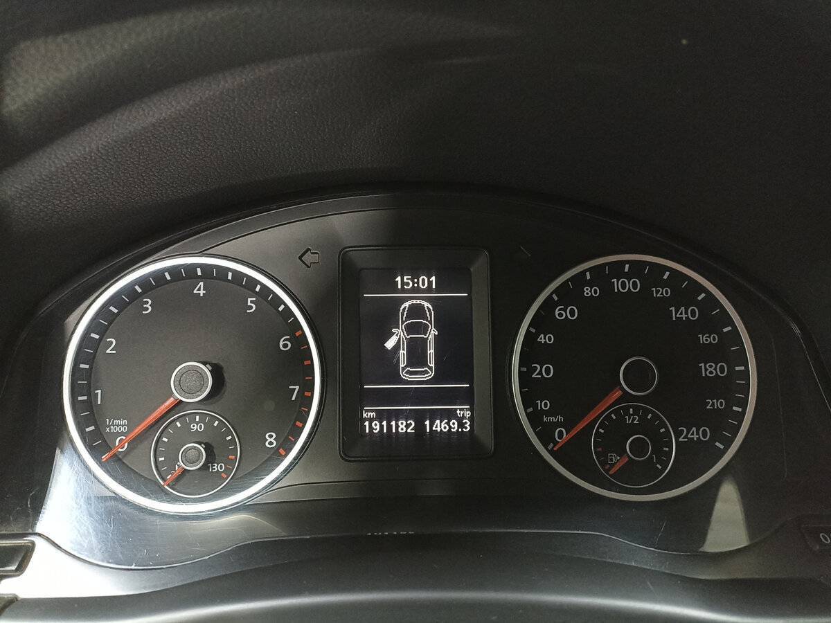 Volkswagen Tiguan с пробегом — 2009 год. Фото: #12