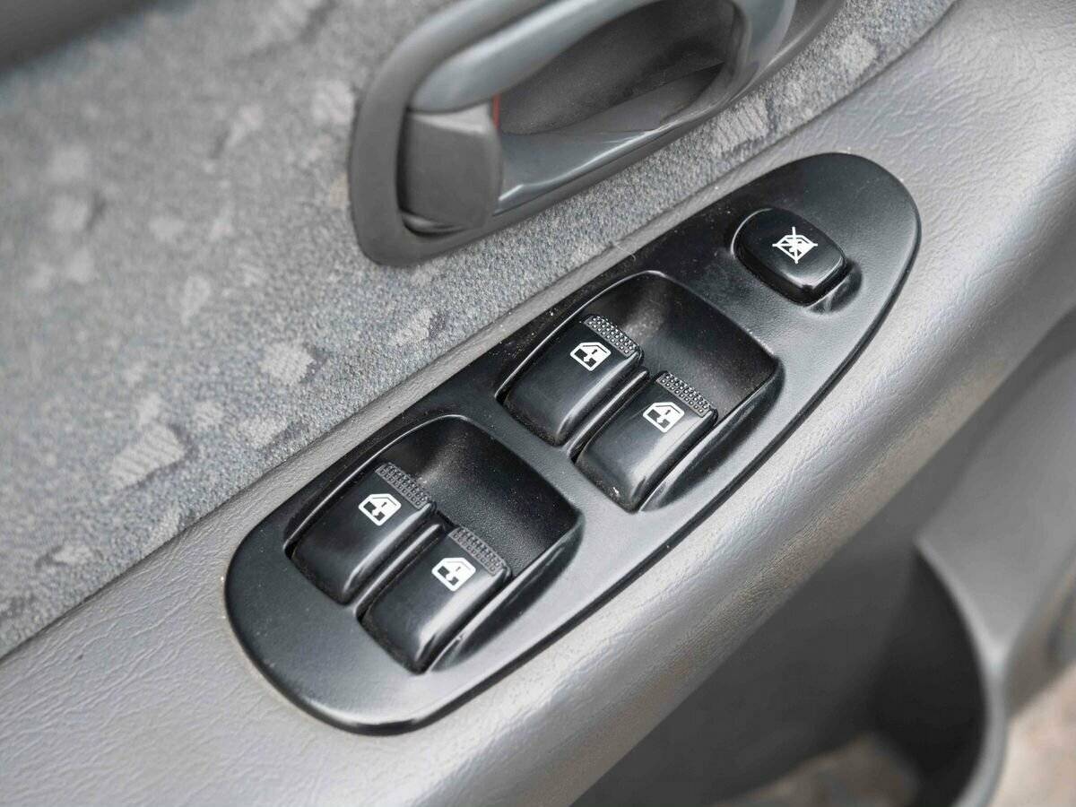 Kia Spectra с пробегом — 2008 год. Фото: #14