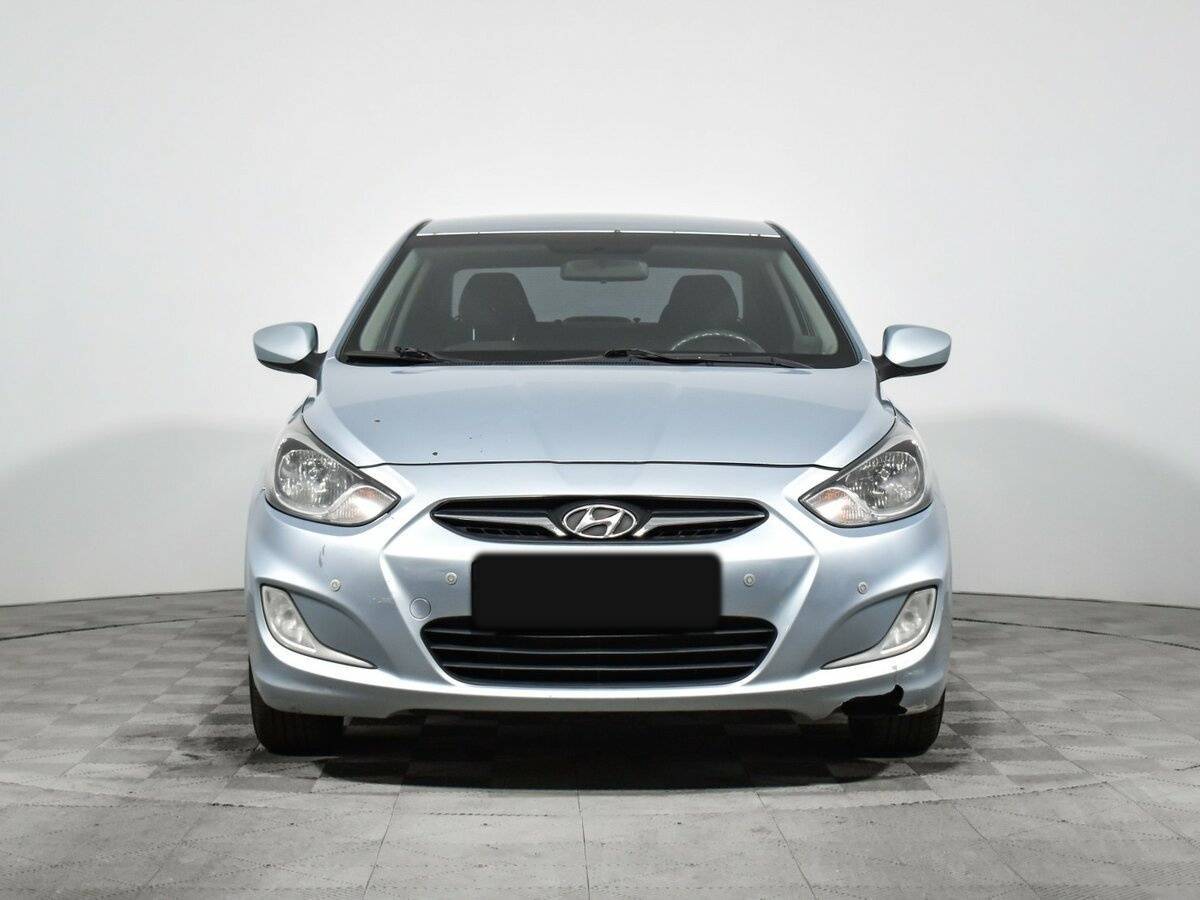 Hyundai Solaris с пробегом — 2011 год. Фото: #1