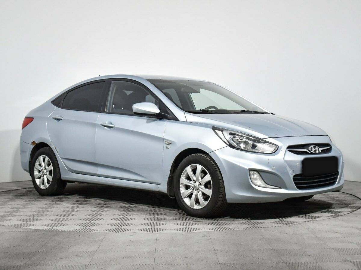 Hyundai Solaris с пробегом — 2011 год. Фото: #2