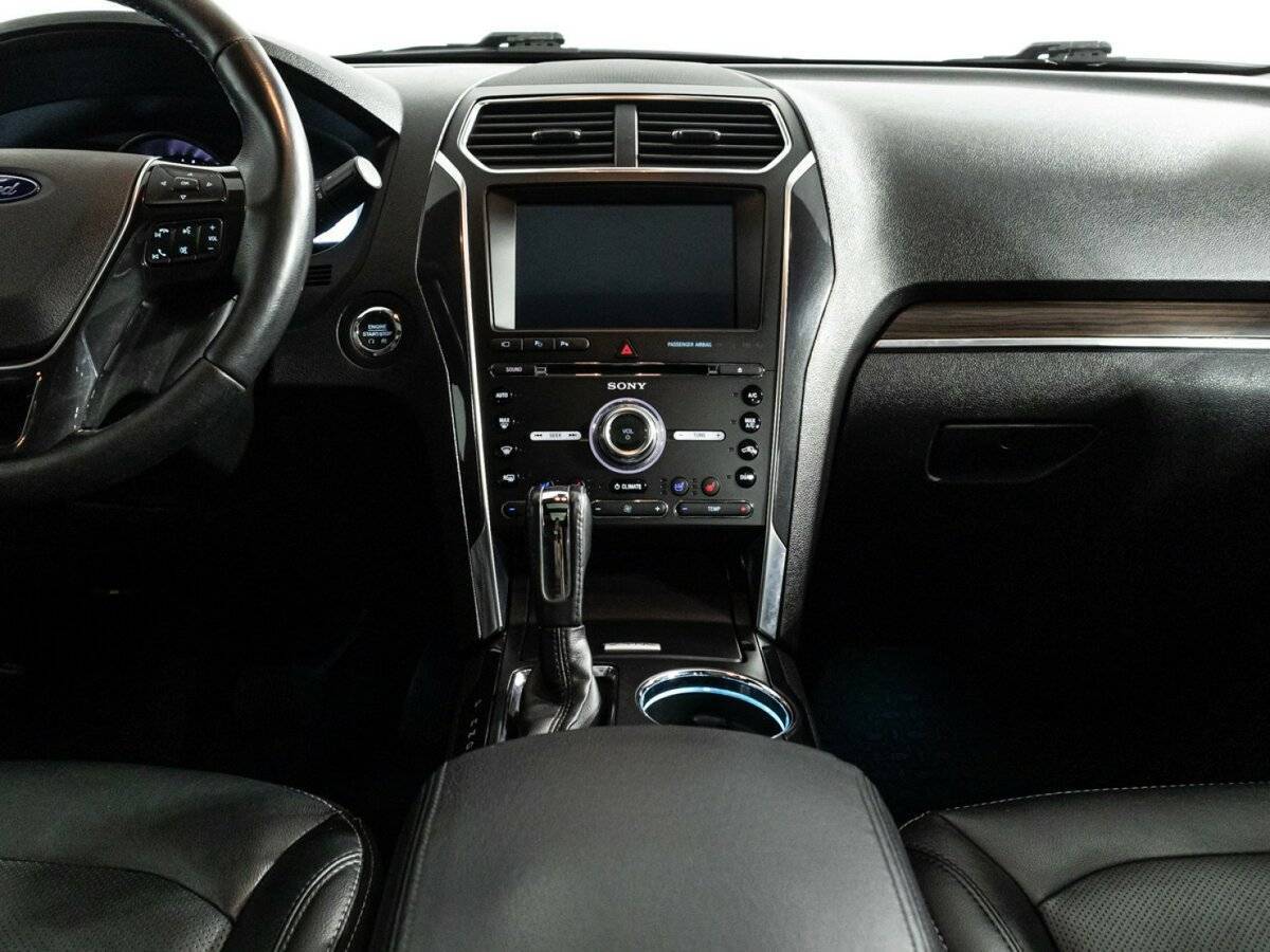 Ford Explorer с пробегом — 2017 год. Фото: #11