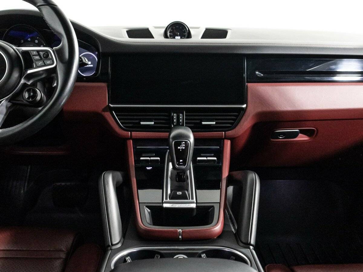 Porsche Cayenne с пробегом — 2018 год. Фото: #11