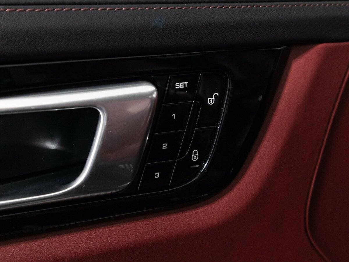 Porsche Cayenne с пробегом — 2018 год. Фото: #18