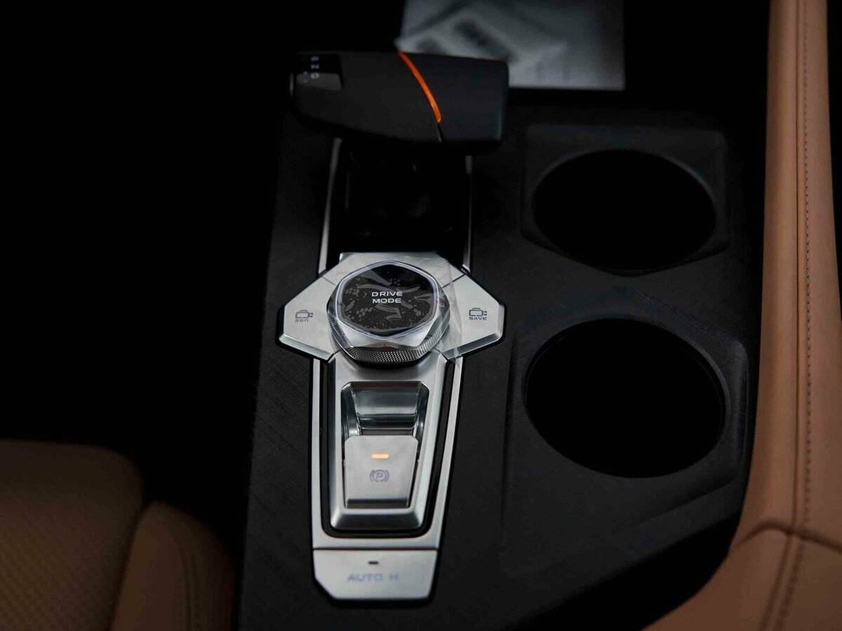 Changan UNI-V с пробегом — 2024 год. Фото: #16