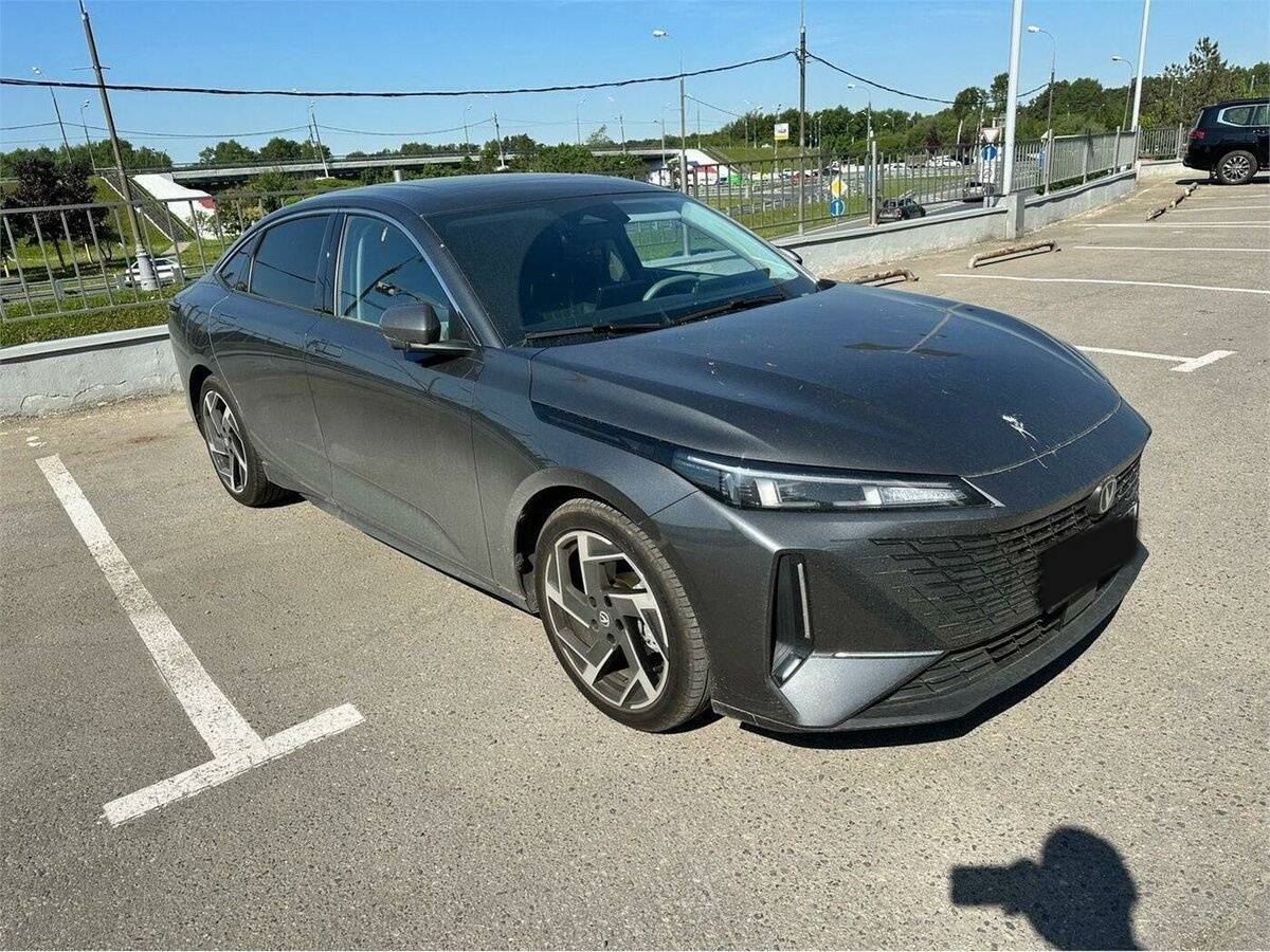 Changan Lamore с пробегом — 2023 год. Фото: #1