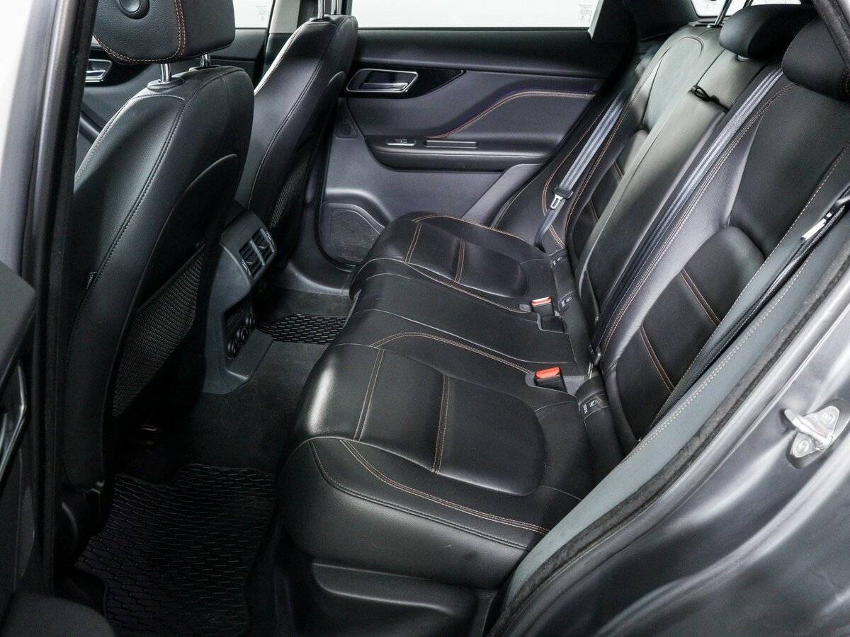 Jaguar F-Pace с пробегом — 2018 год. Фото: #6