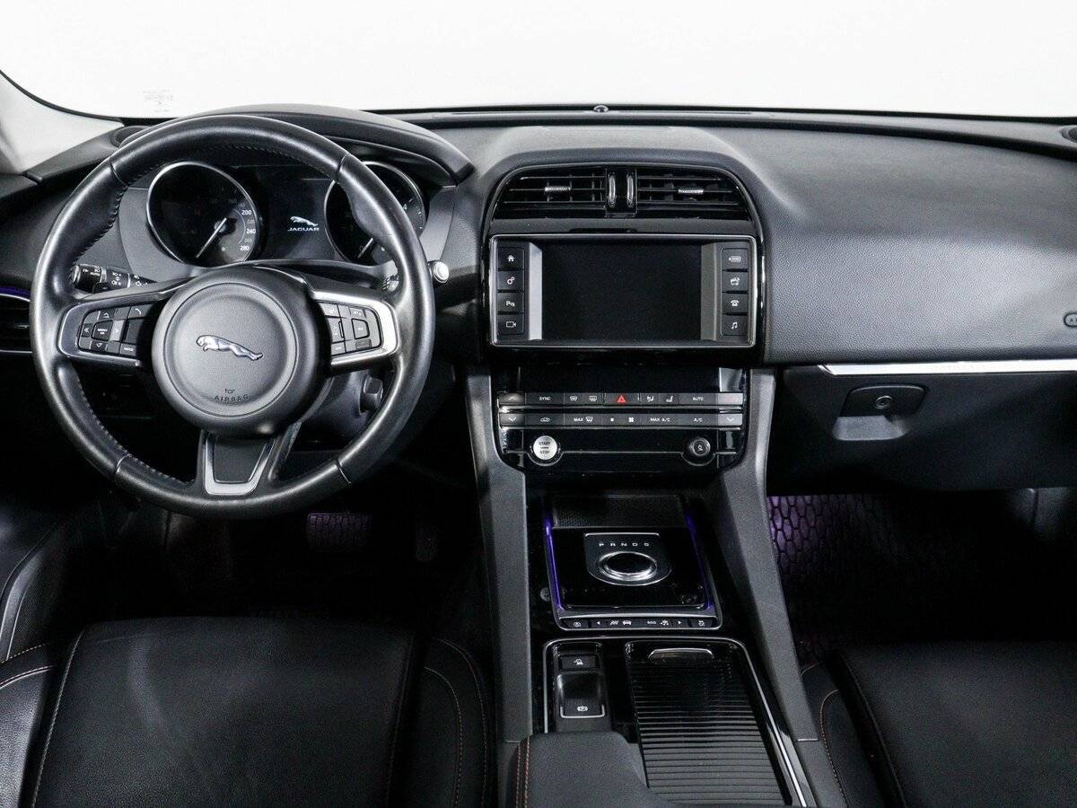 Jaguar F-Pace с пробегом — 2018 год. Фото: #8