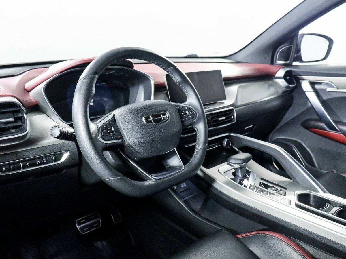 Geely Coolray с пробегом — 2023 год. Фото: #10