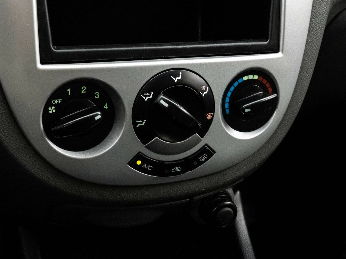 Chevrolet Lacetti с пробегом — 2011 год. Фото: #10