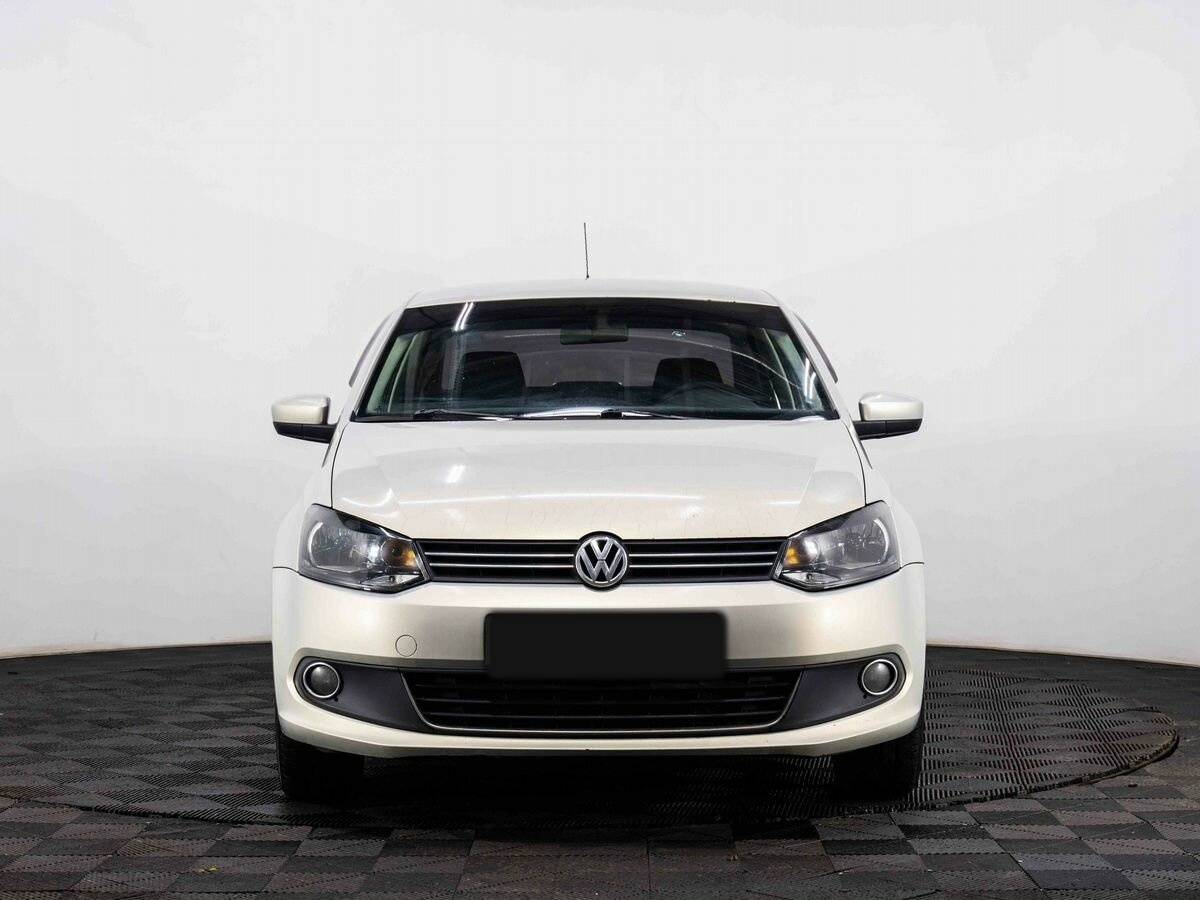 Volkswagen Polo с пробегом — 2011 год. Фото: #1