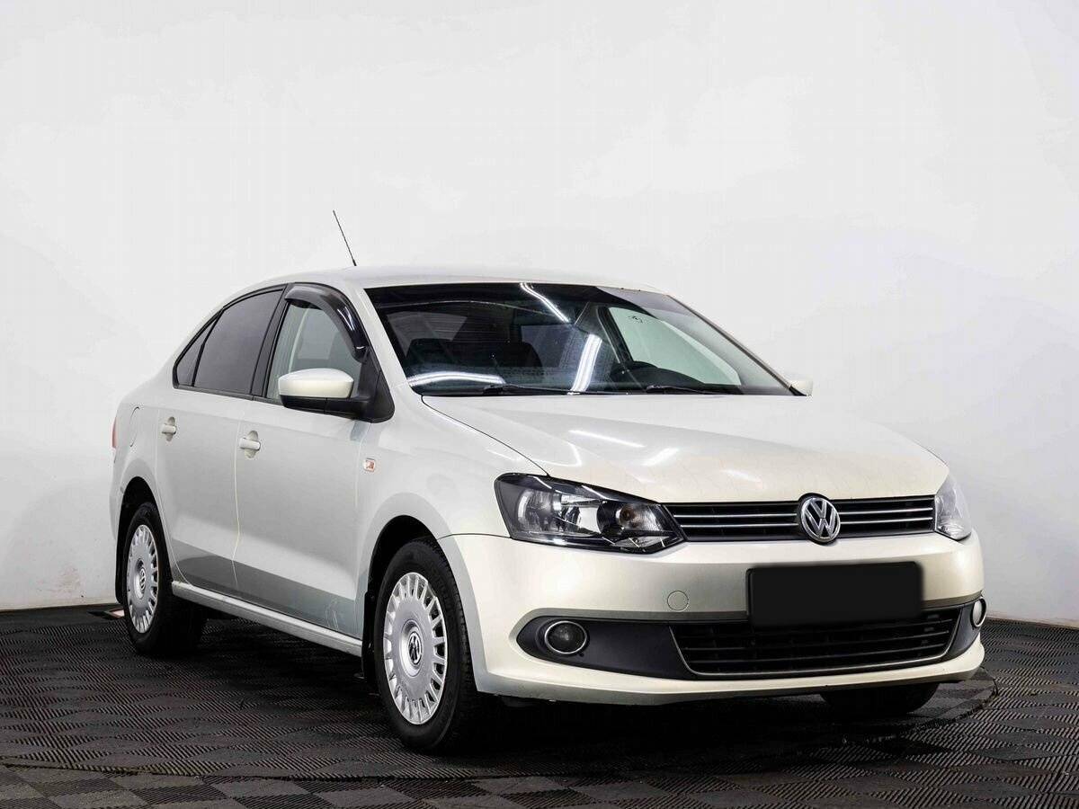 Volkswagen Polo с пробегом — 2011 год. Фото: #2