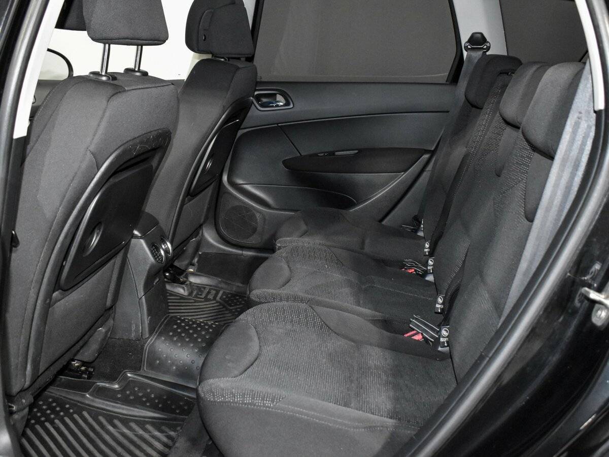 Peugeot 308 с пробегом — 2009 год. Фото: #10