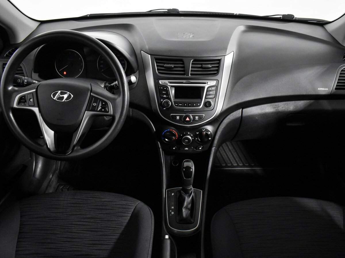 Hyundai Solaris с пробегом — 2015 год. Фото: #12