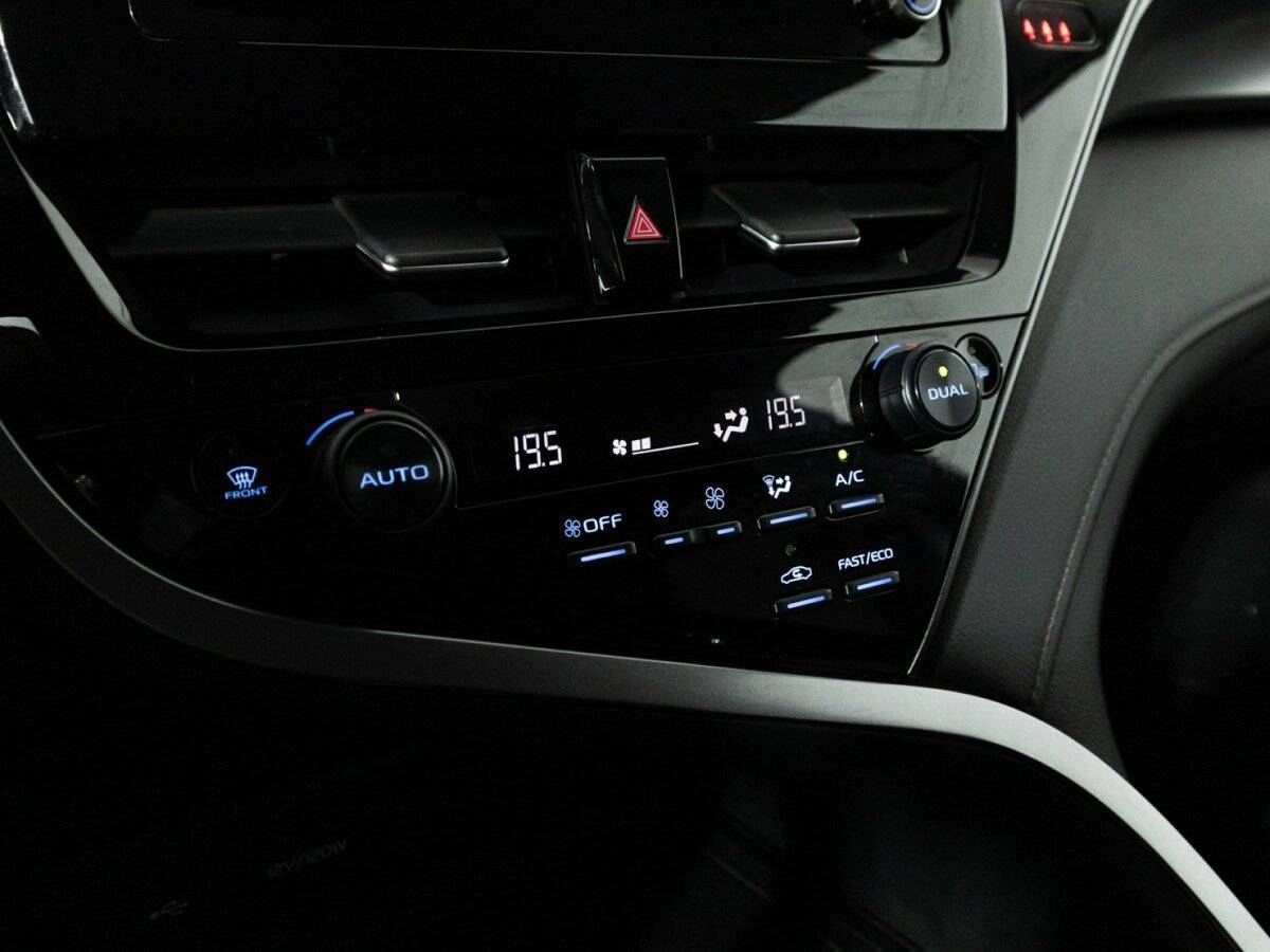 Toyota Camry с пробегом — 2021 год. Фото: #16