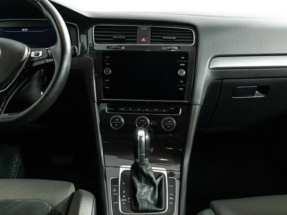 Volkswagen Golf с пробегом — 2018 год. Фото: #13