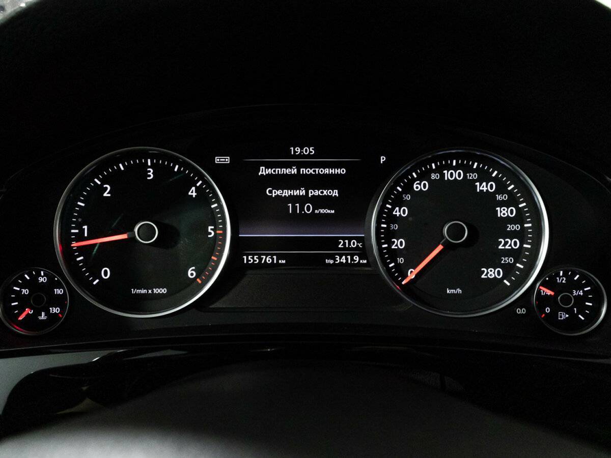 Volkswagen Touareg с пробегом — 2016 год. Фото: #11