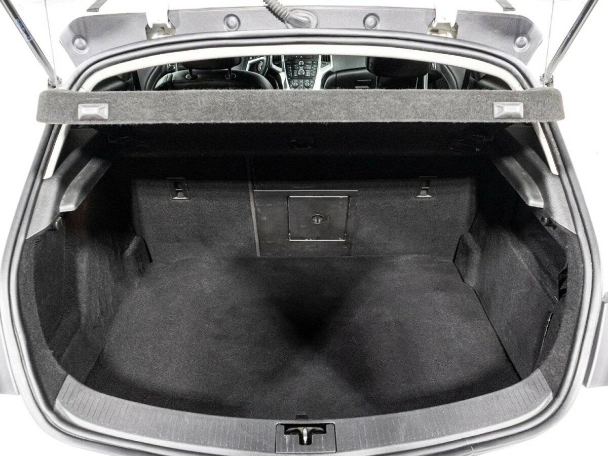 Opel Astra с пробегом — 2013 год. Фото: #14