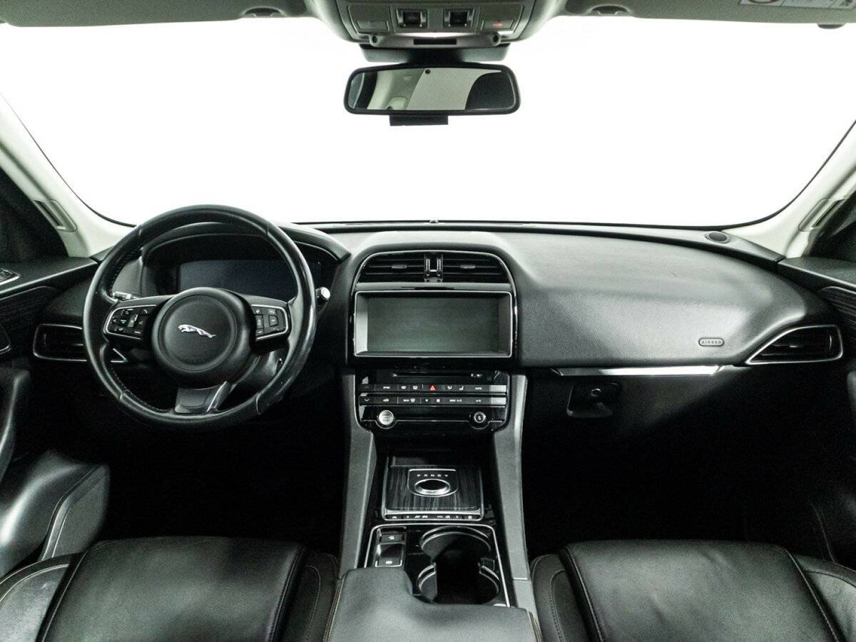 Jaguar F-Pace с пробегом — 2016 год. Фото: #12