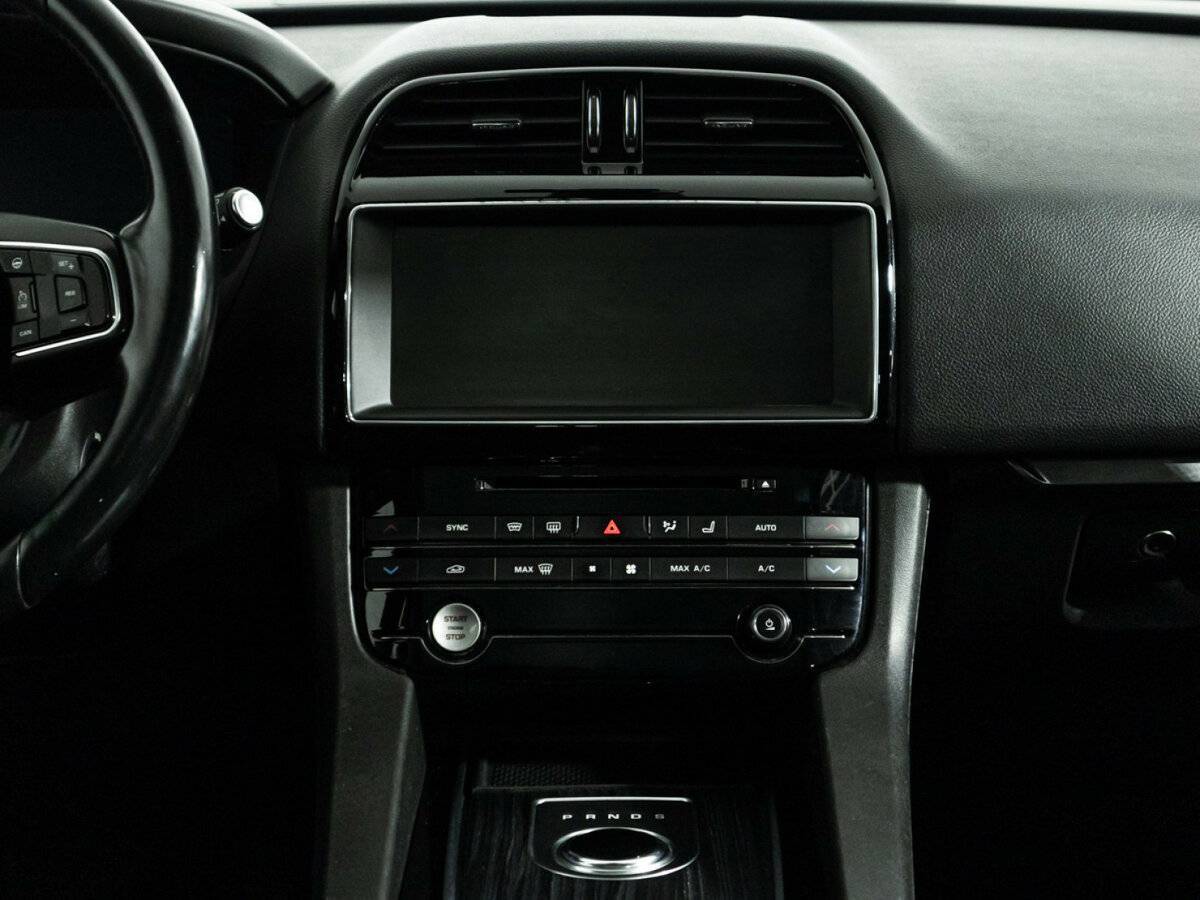 Jaguar F-Pace с пробегом — 2016 год. Фото: #13