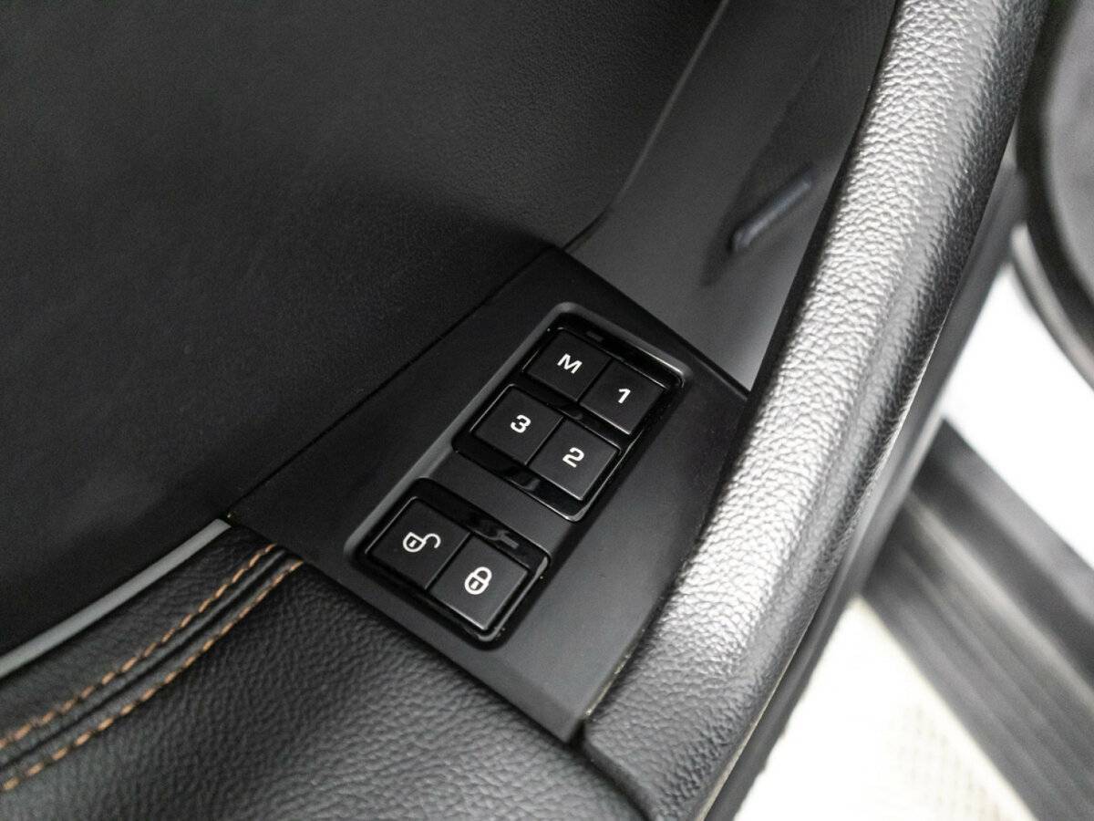 Jaguar F-Pace с пробегом — 2016 год. Фото: #17