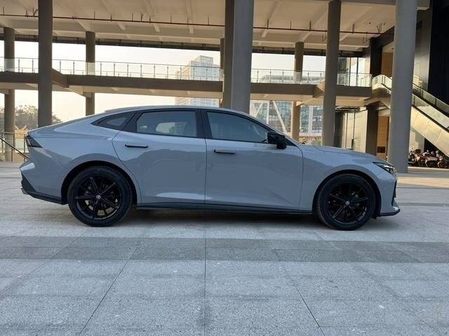 Changan UNI-V с пробегом — 2022 год. Фото: #3