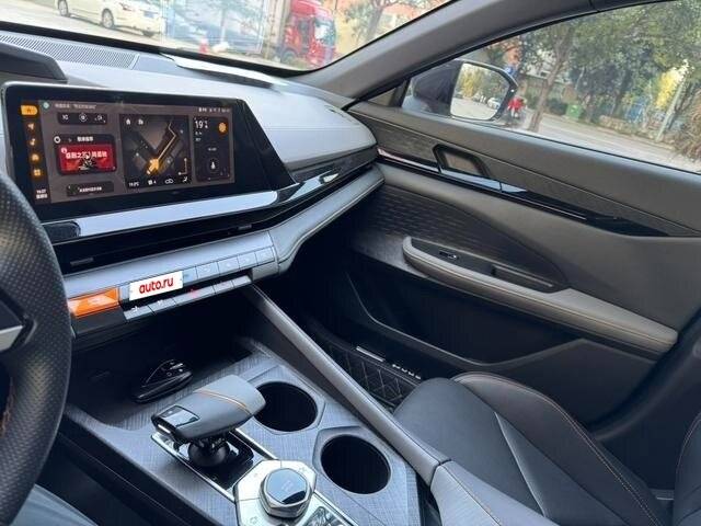 Changan UNI-V с пробегом — 2022 год. Фото: #11