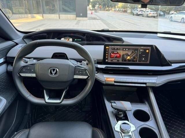 Changan UNI-V с пробегом — 2022 год. Фото: #12