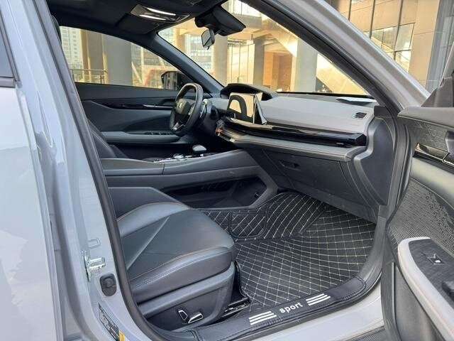 Changan UNI-V с пробегом — 2022 год. Фото: #18