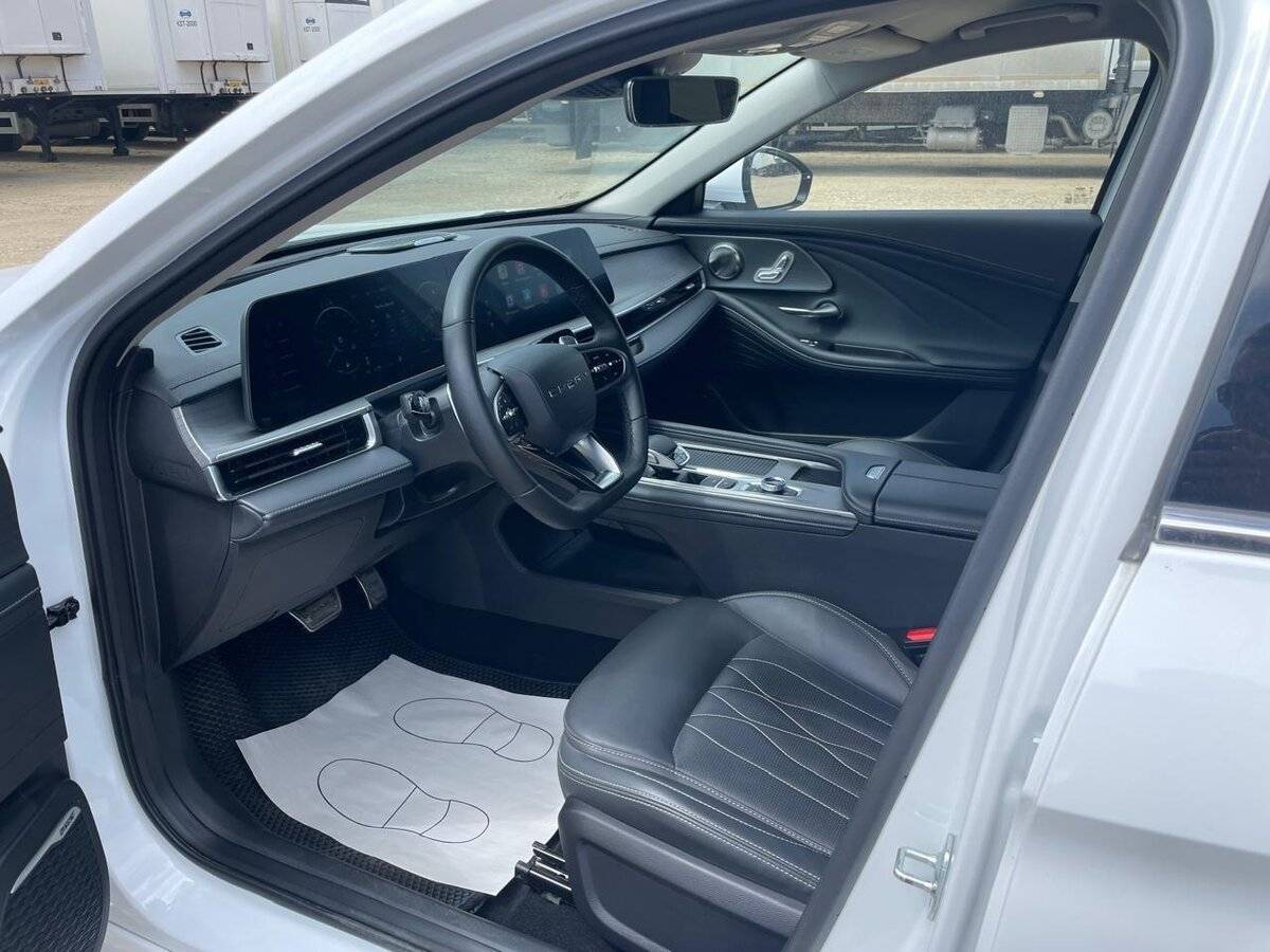 Chery Arrizo 8 с пробегом — 2023 год. Фото: #7