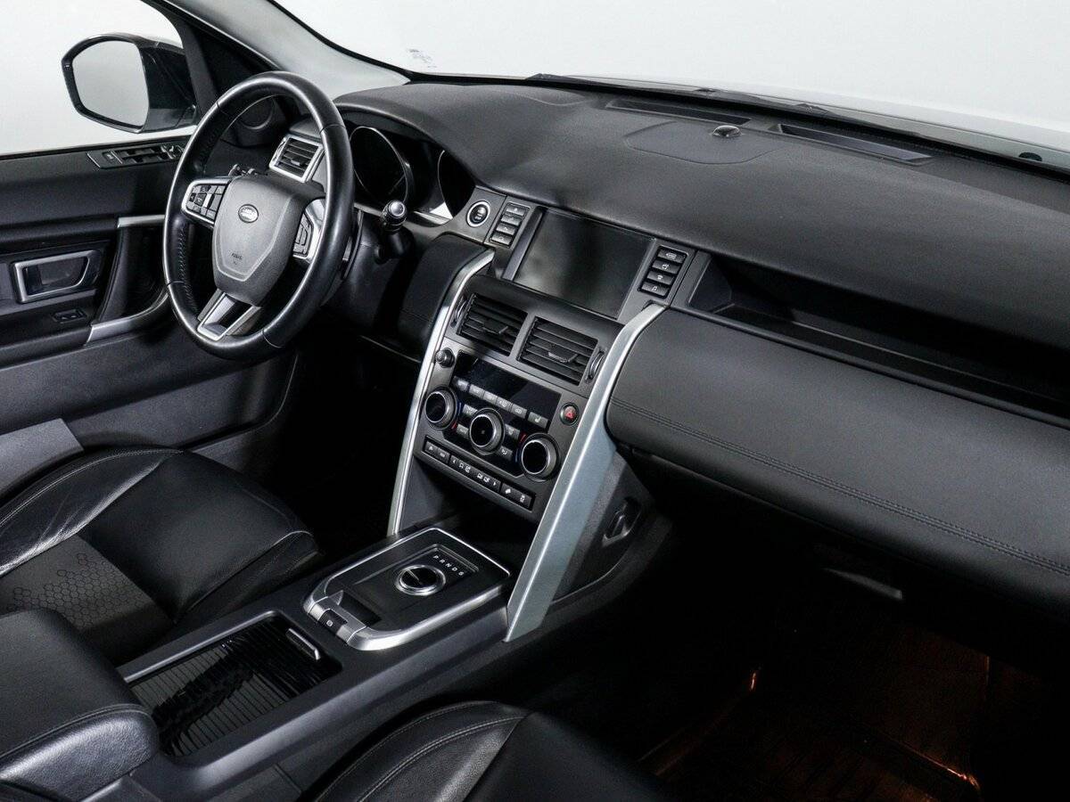 Land Rover Discovery Sport с пробегом — 2017 год. Фото: #8