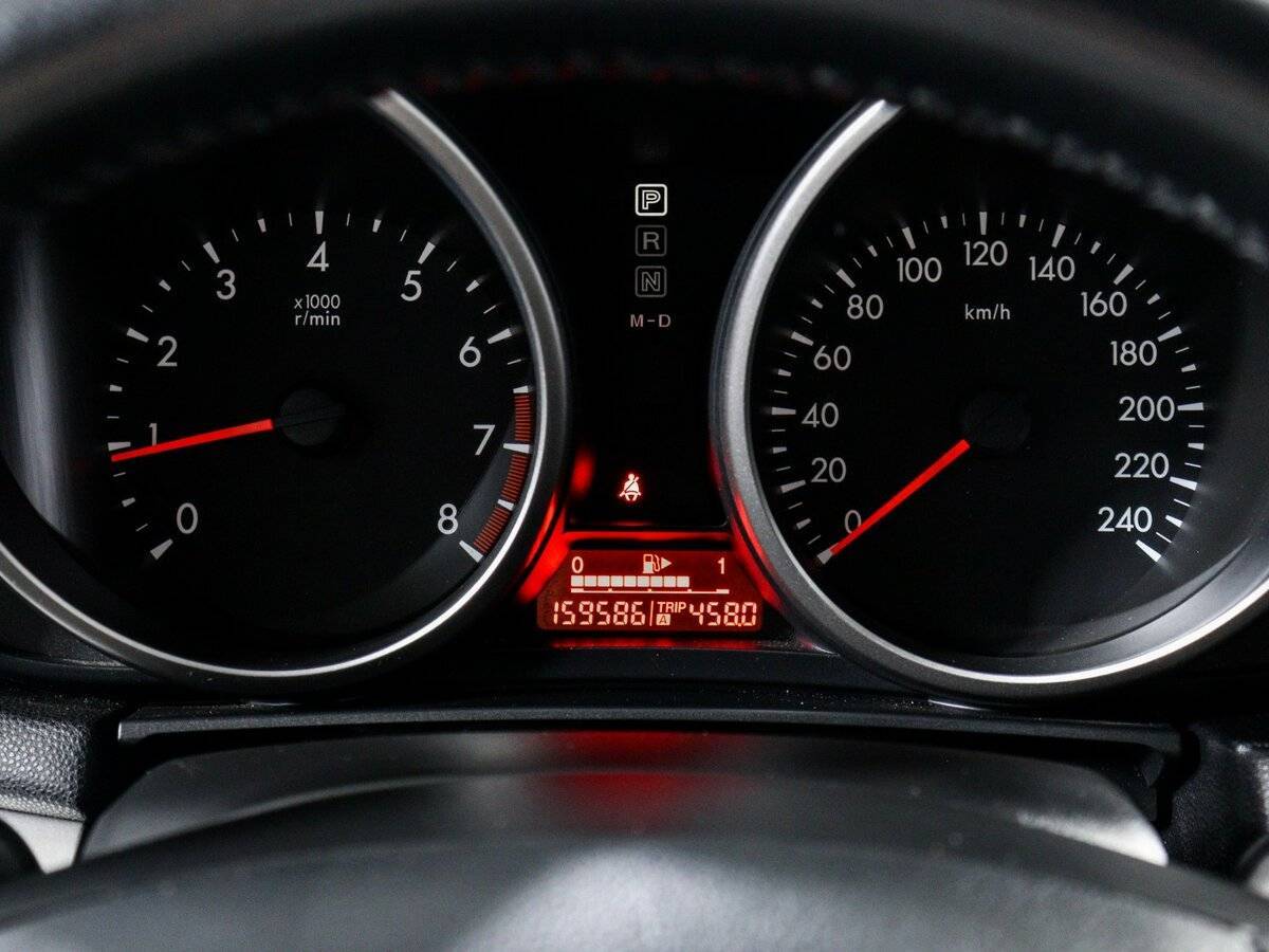 Mazda 3 с пробегом — 2011 год. Фото: #10