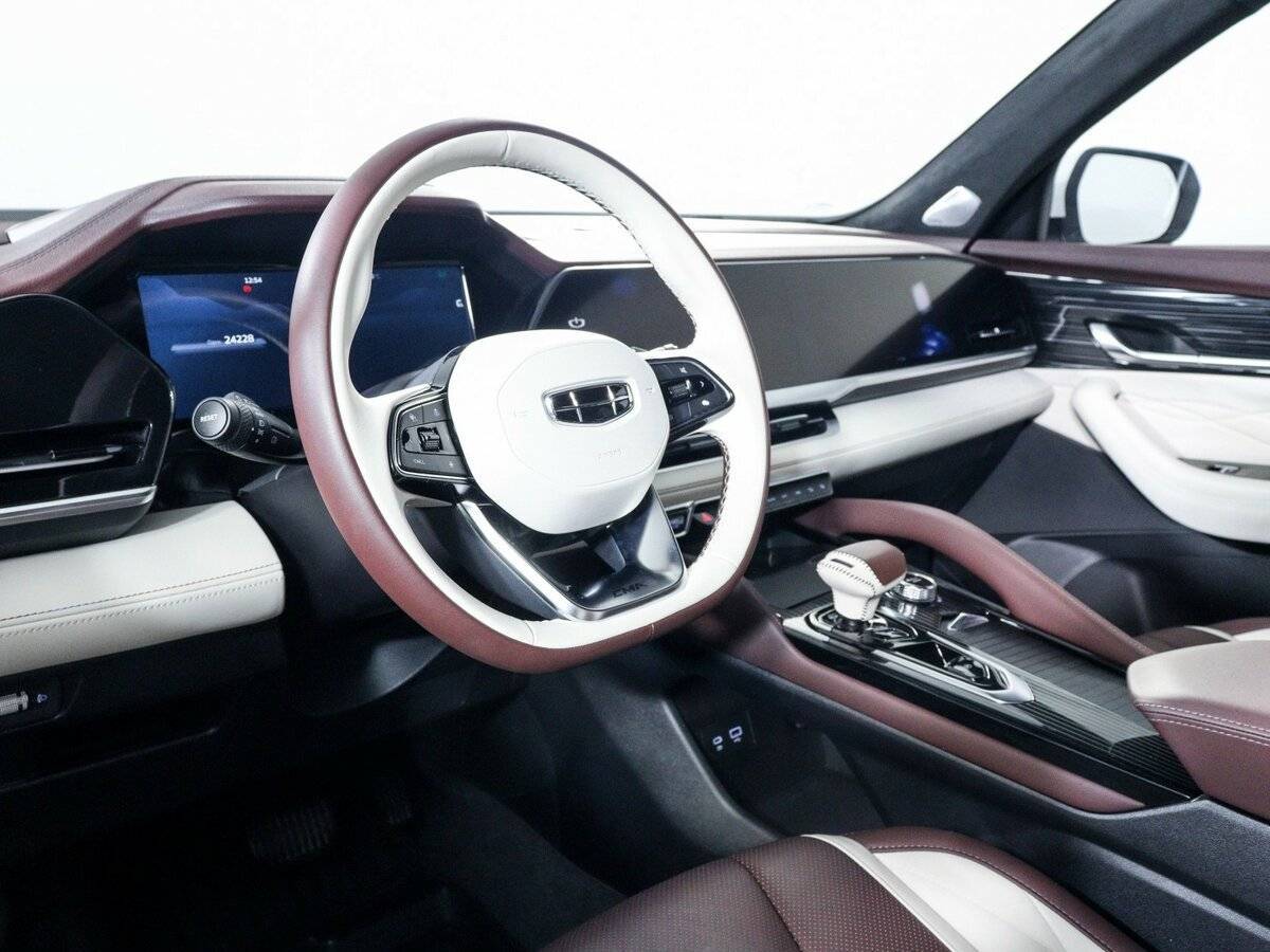 Geely Monjaro с пробегом — 2023 год. Фото: #13