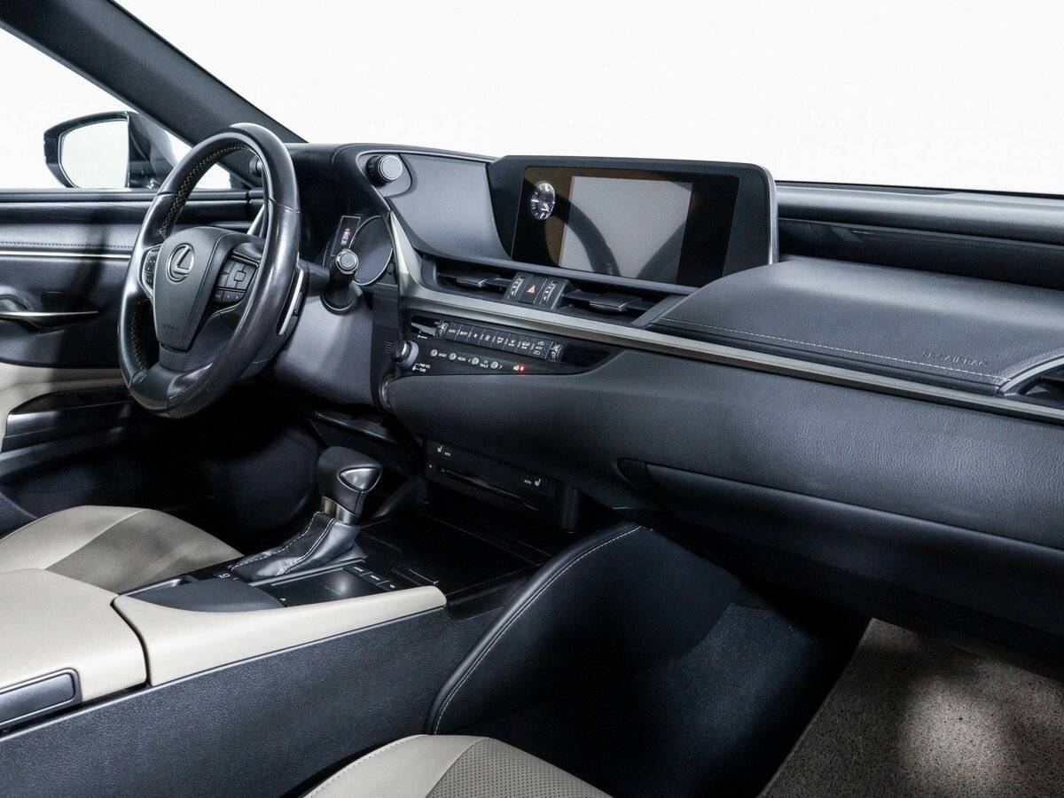 Lexus ES с пробегом — 2018 год. Фото: #6