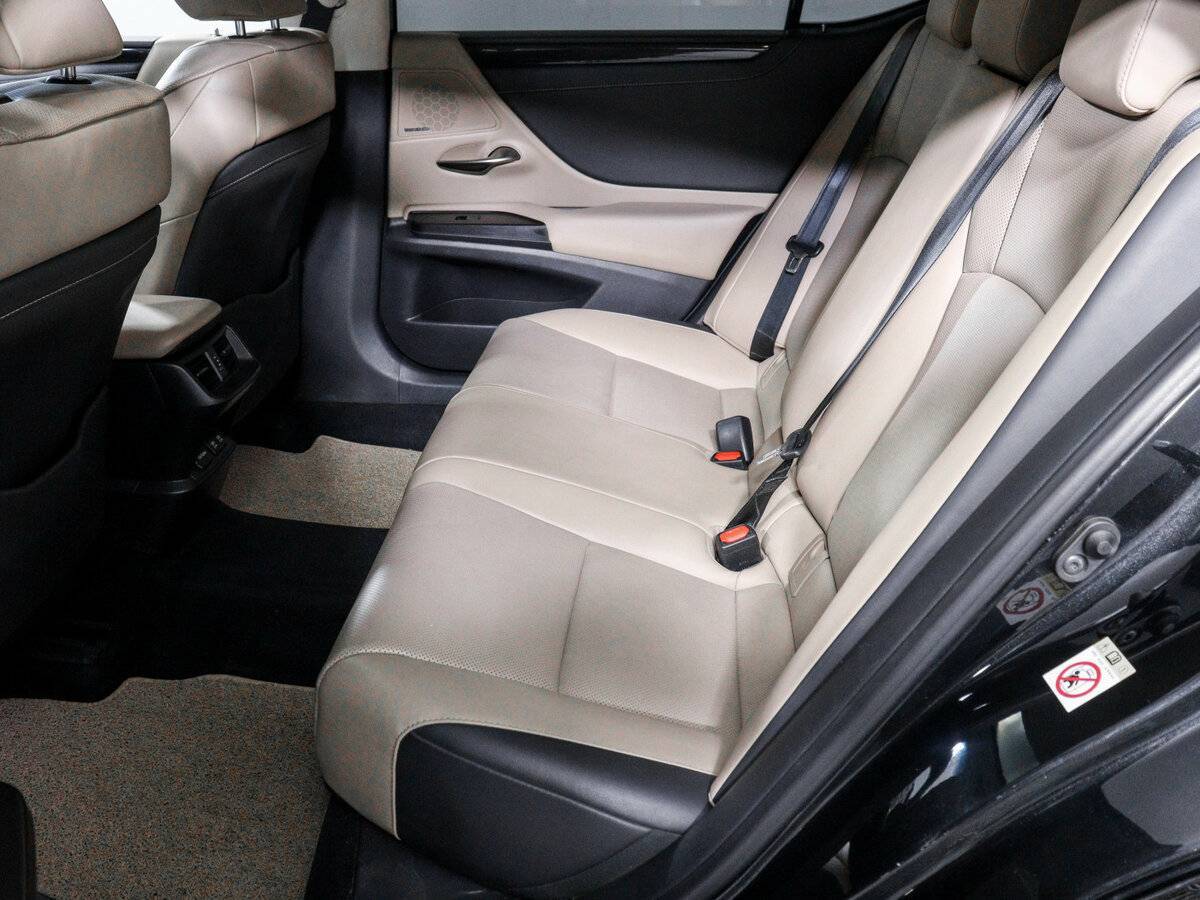 Lexus ES с пробегом — 2018 год. Фото: #7