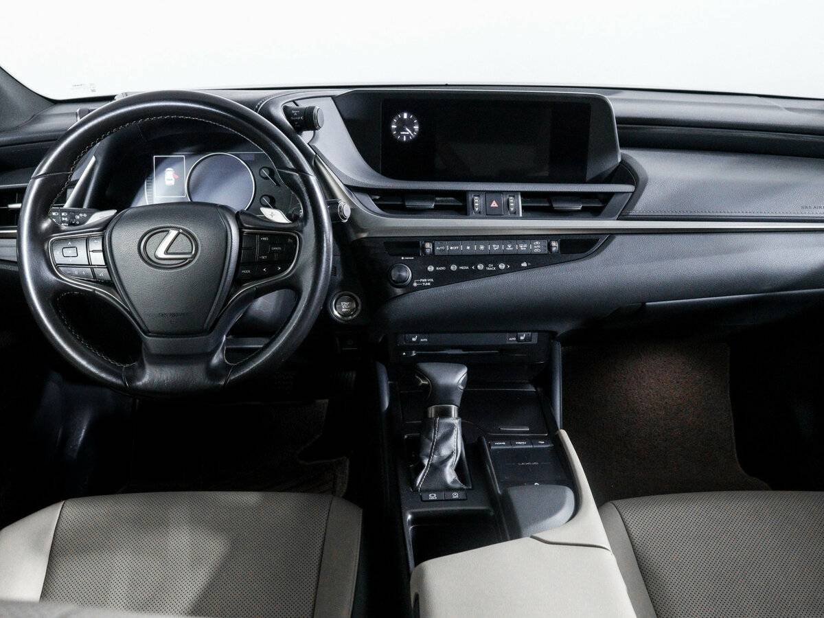 Lexus ES с пробегом — 2018 год. Фото: #9