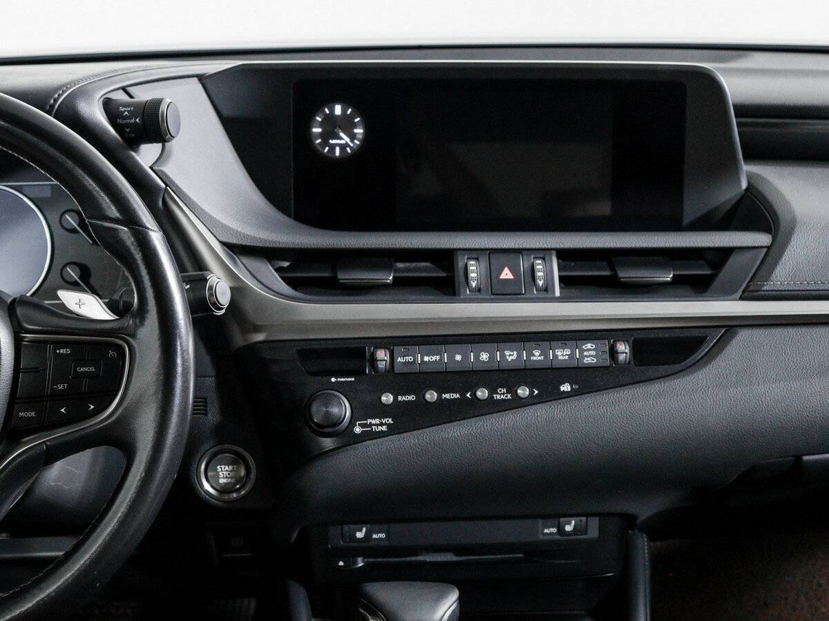 Lexus ES с пробегом — 2018 год. Фото: #10