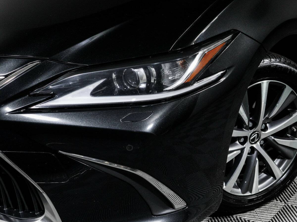 Lexus ES с пробегом — 2018 год. Фото: #13