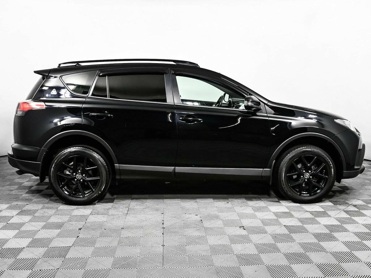 Toyota RAV4 с пробегом — 2019 год. Фото: #3