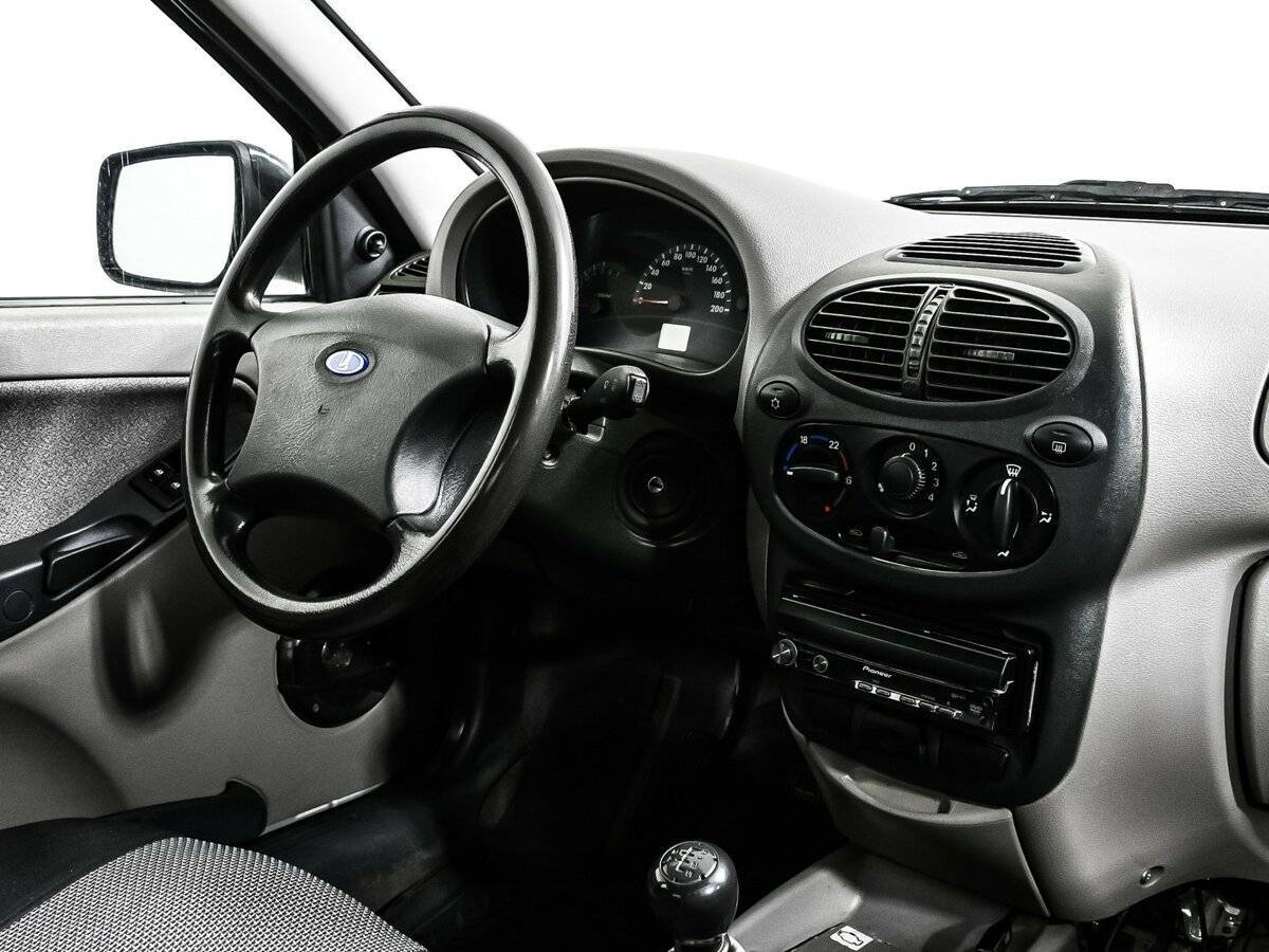 Lada (ВАЗ) Kalina с пробегом — 2010 год. Фото: #8