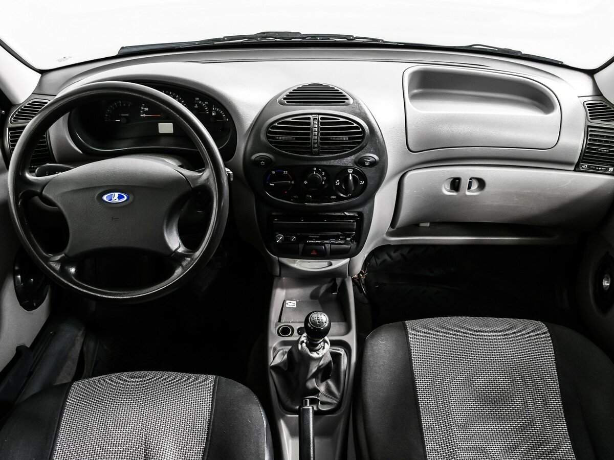 Lada (ВАЗ) Kalina с пробегом — 2010 год. Фото: #10