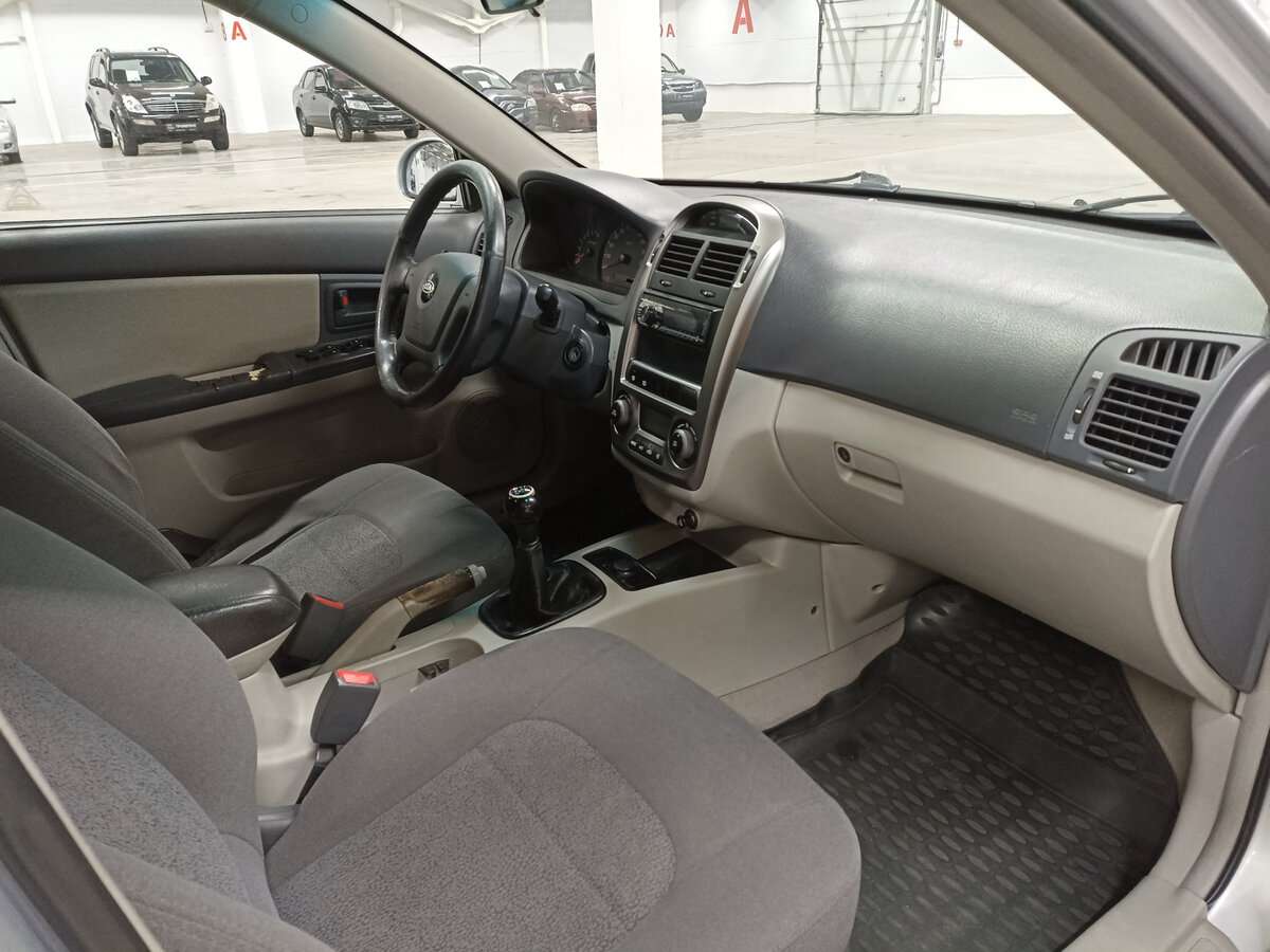 Kia Cerato с пробегом — 2006 год. Фото: #10