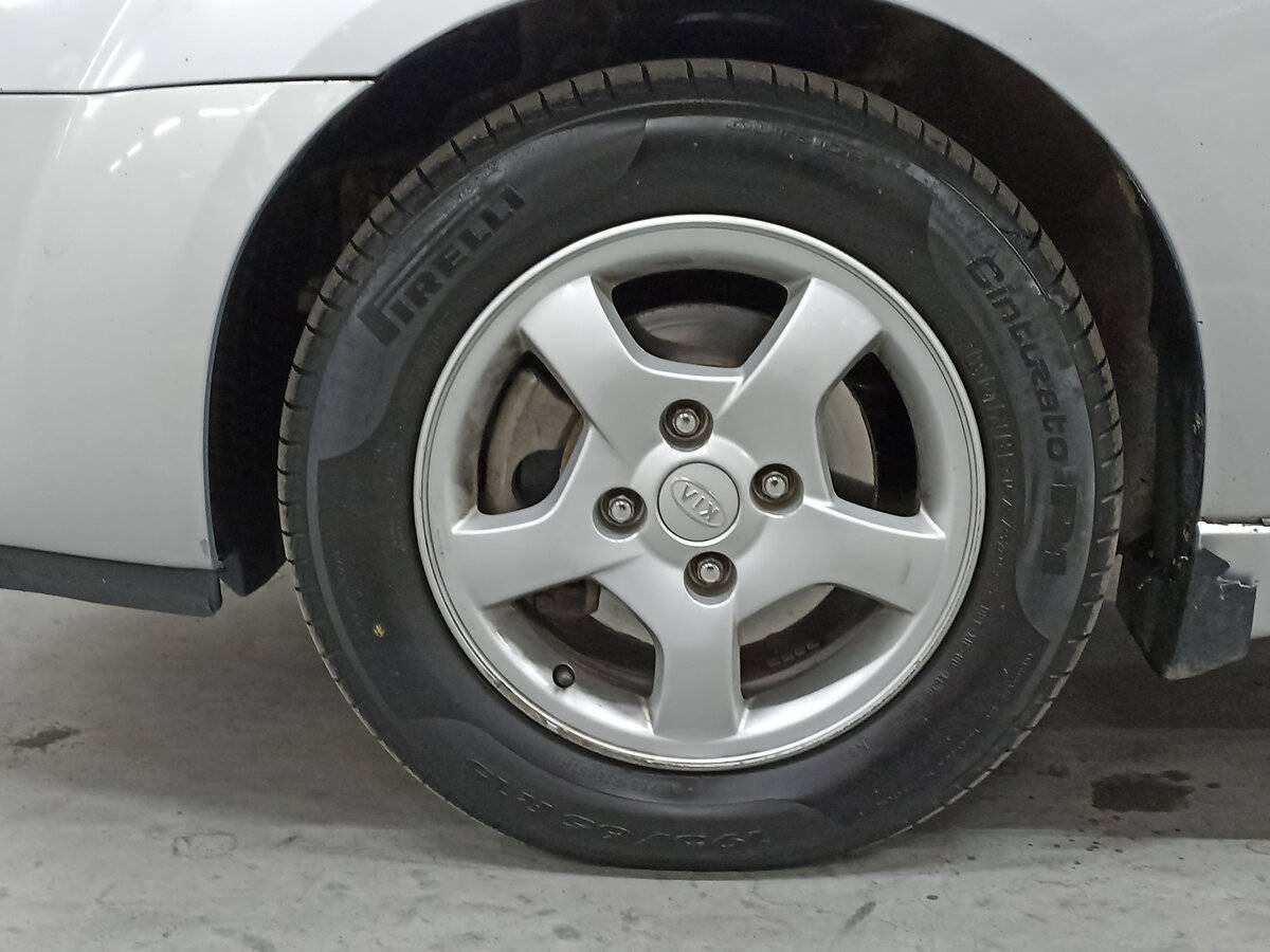 Kia Cerato с пробегом — 2006 год. Фото: #17