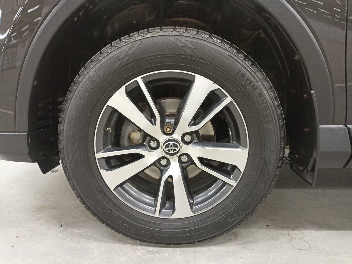 Toyota RAV4 с пробегом — 2016 год. Фото: #17