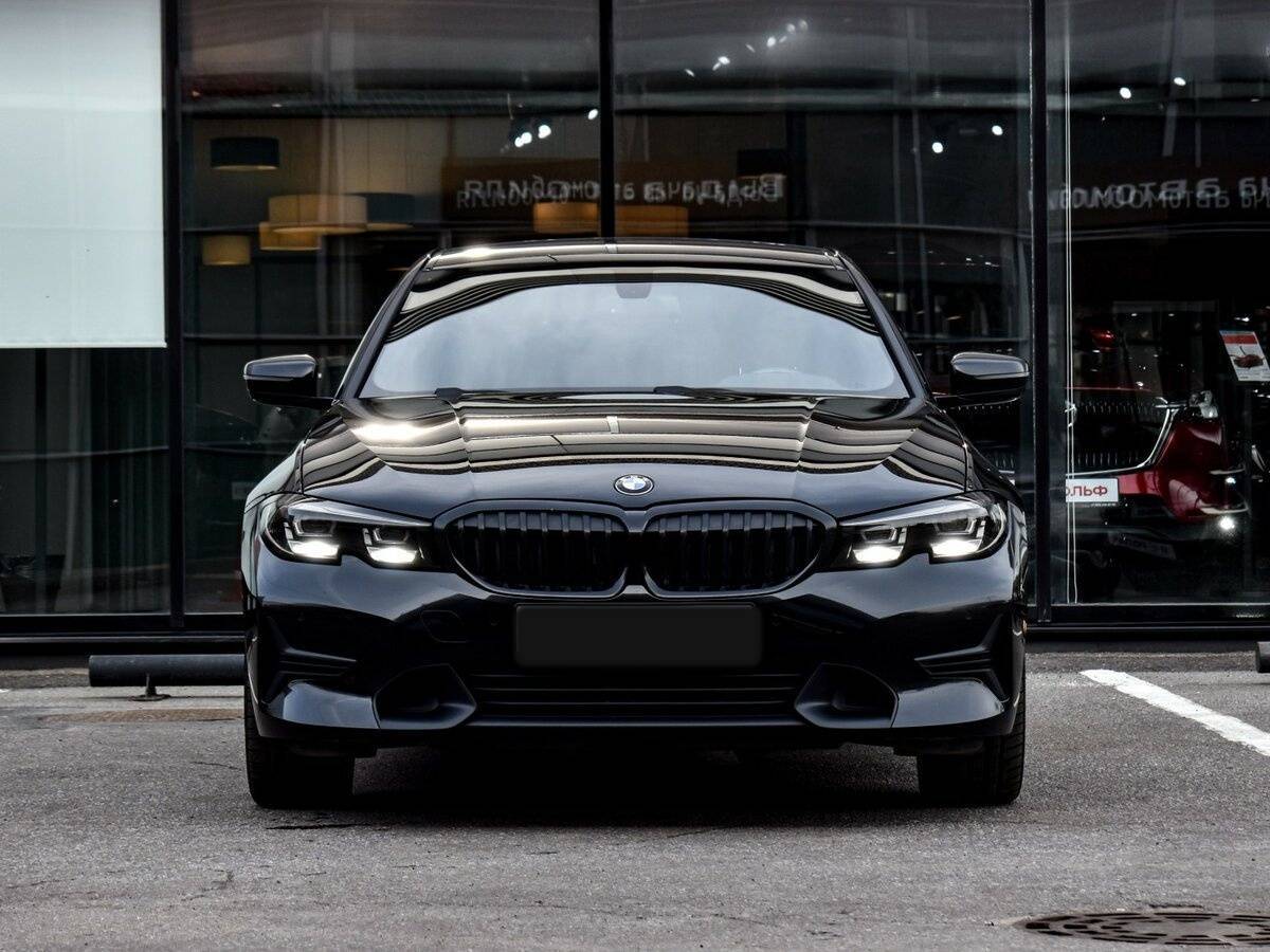 BMW 3 серии с пробегом — 2020 год. Фото: #1