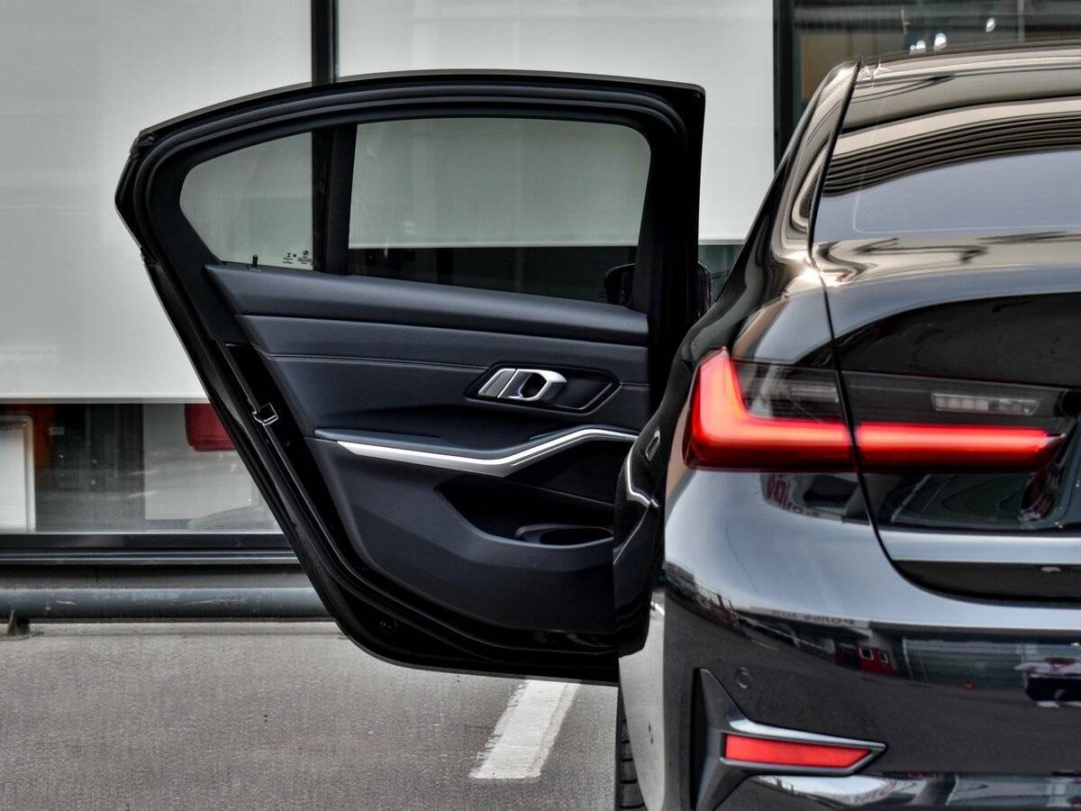 BMW 3 серии с пробегом — 2020 год. Фото: #14